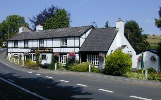 Rose Cottage Dutlas ไนท์ตัน ภายนอก รูปภาพ